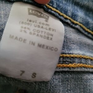 Very comfortable 7R Levis superlow boot cut 318 boot cut  great condition